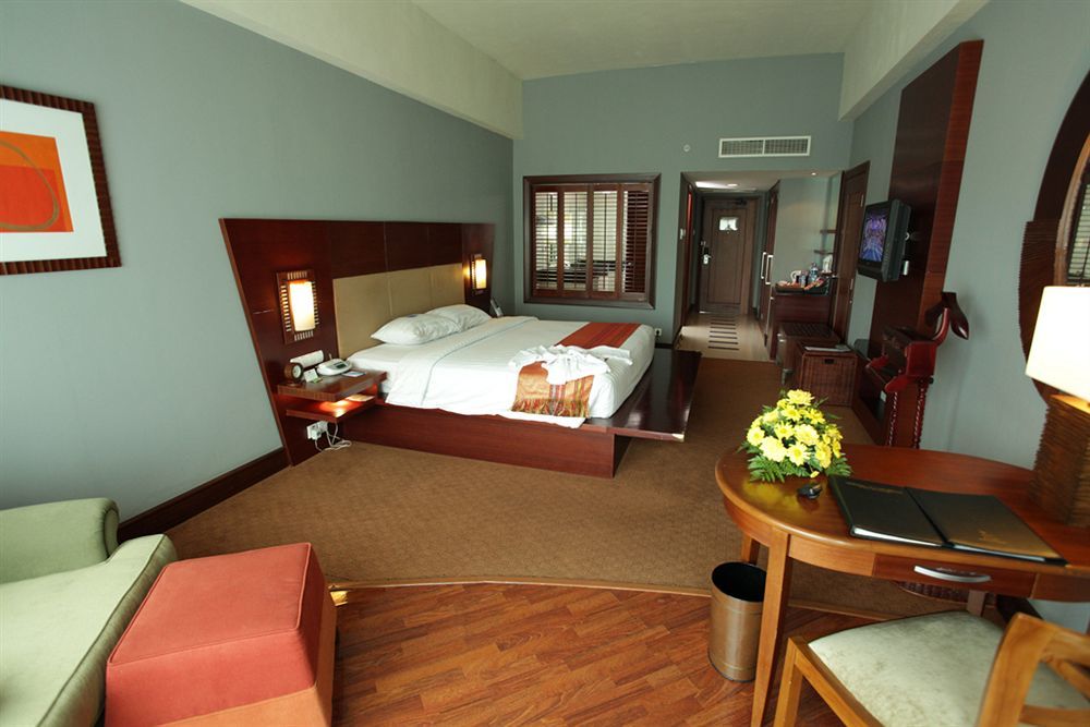 Blue Sky Hotel Balikpapan Экстерьер фото