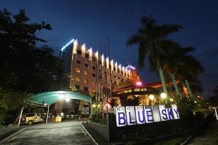 Blue Sky Hotel Balikpapan Экстерьер фото