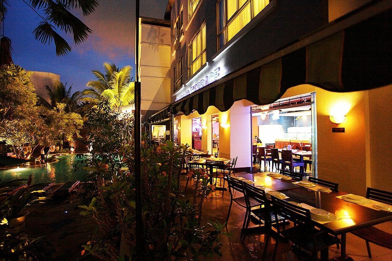 Blue Sky Hotel Balikpapan Экстерьер фото